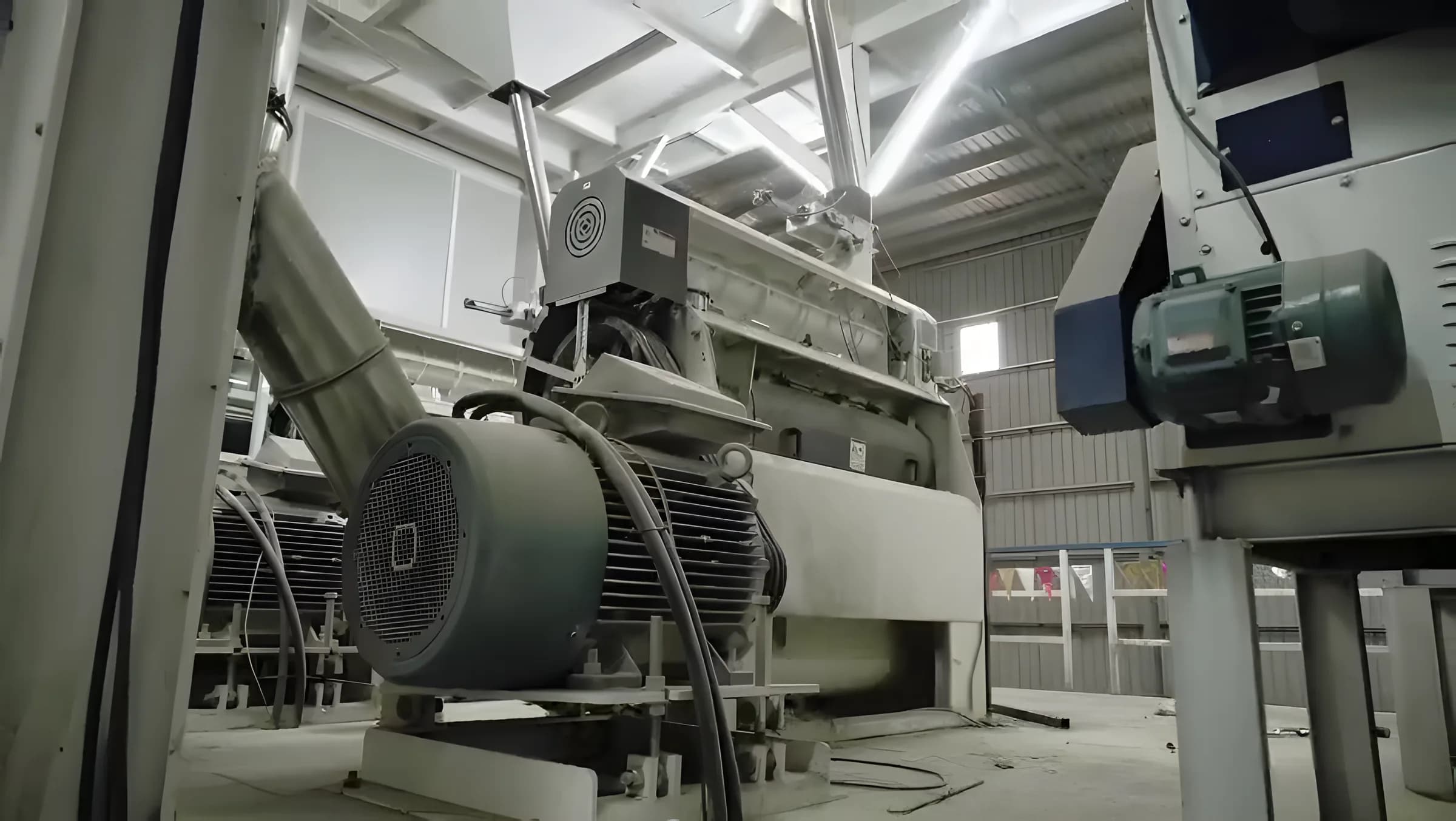 Large motor in the mill